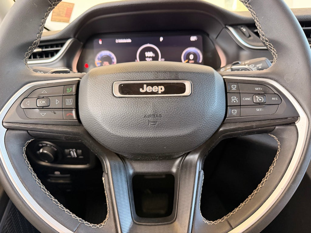 2023 Jeep Grand Cherokee Laredo