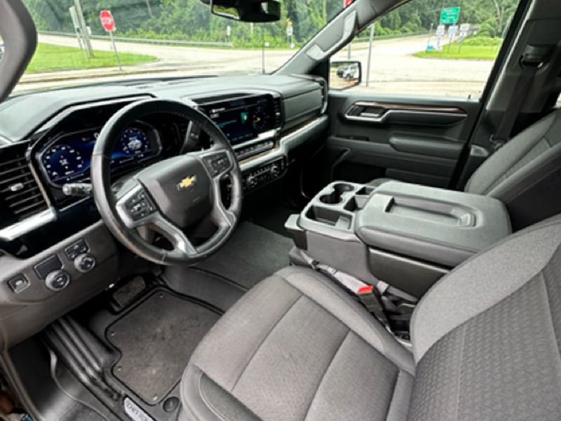 2025 Chevrolet Silverado 1500 LT