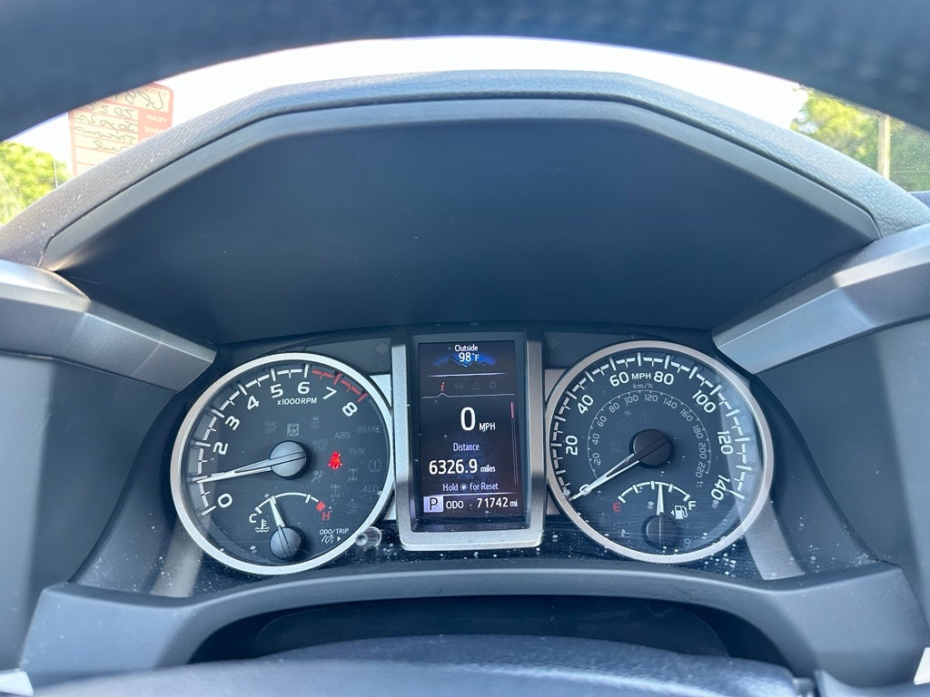 2022 Toyota Tacoma 2WD SR5