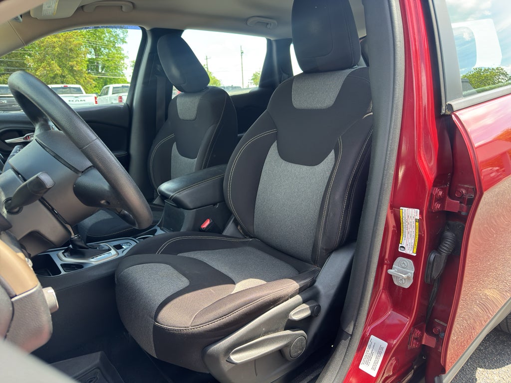 2015 Jeep Cherokee Sport