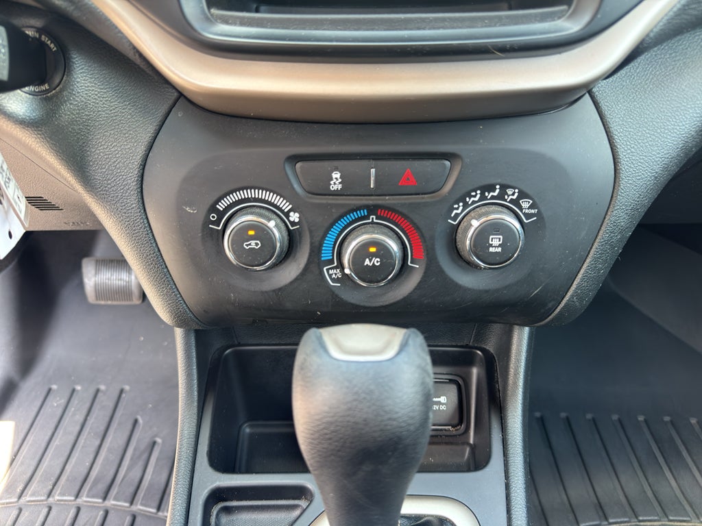 2015 Jeep Cherokee Sport