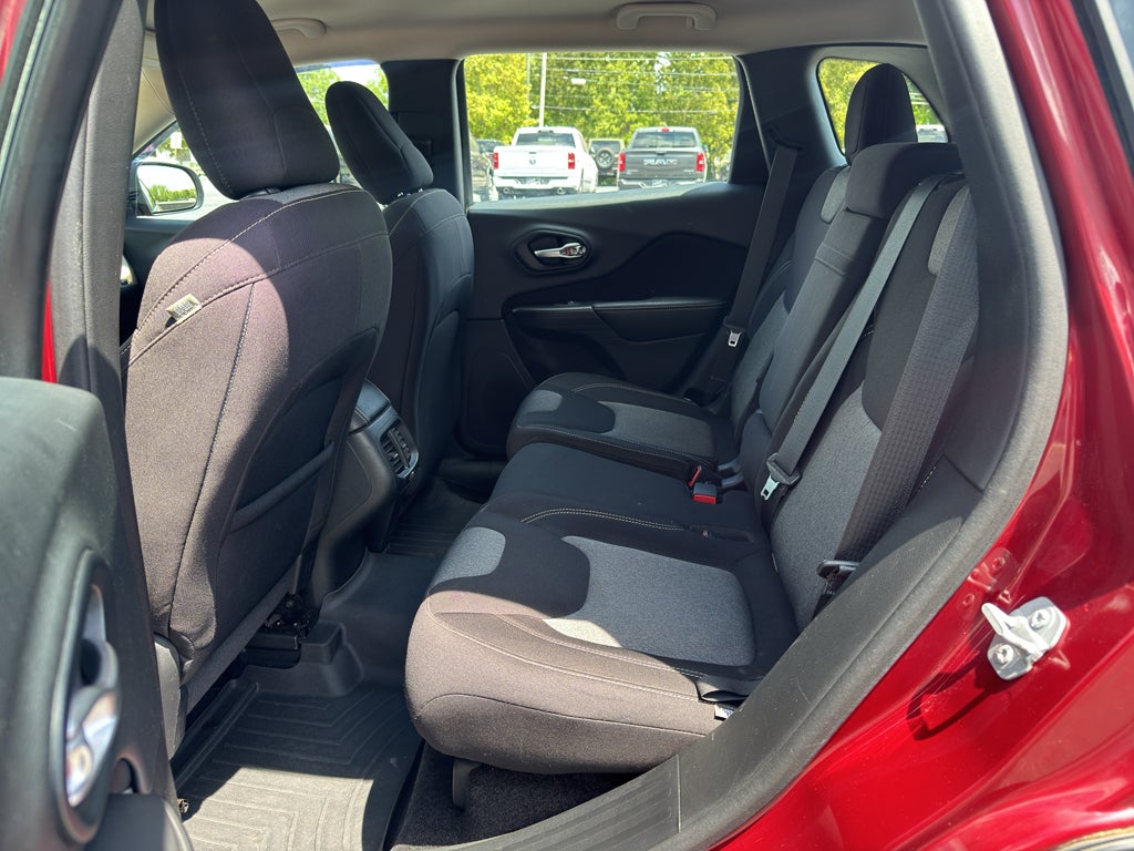 2015 Jeep Cherokee Sport