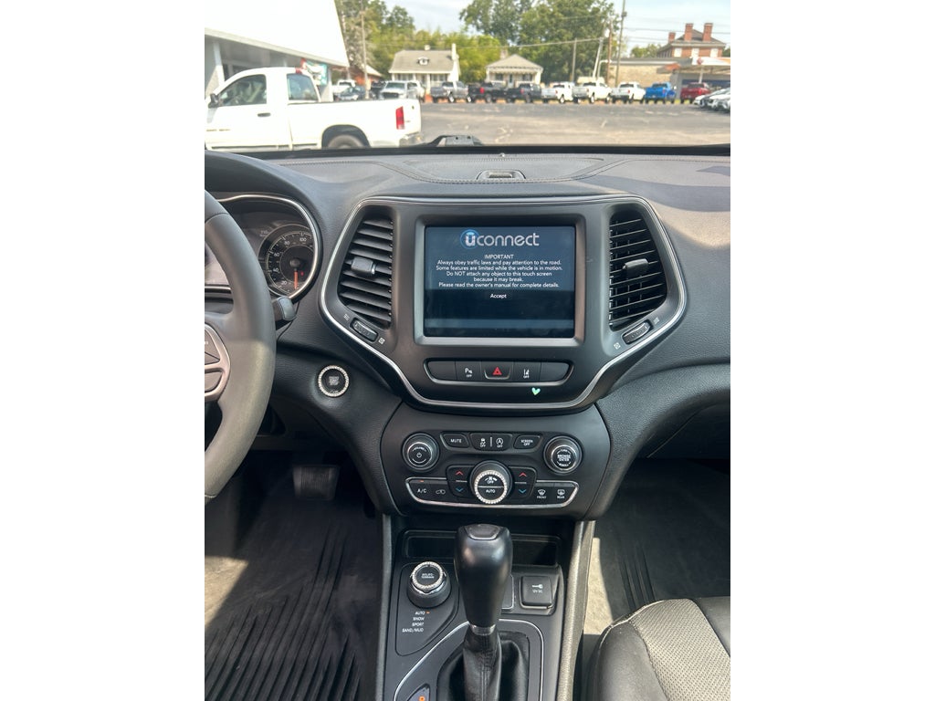 2022 Jeep Cherokee Latitude Lux