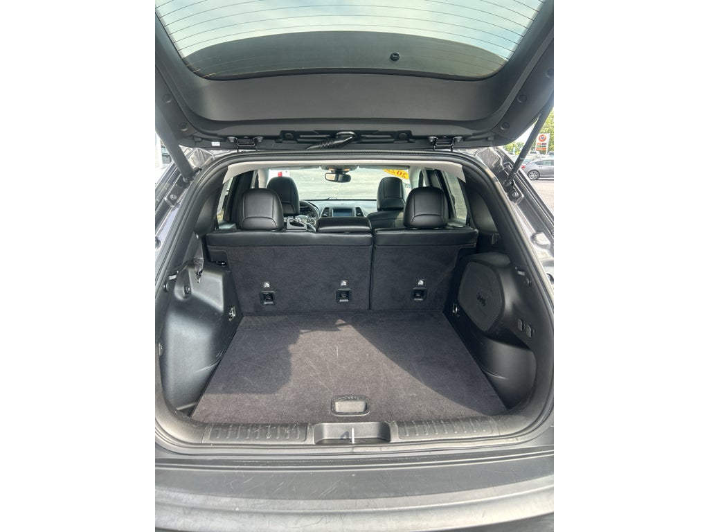 2022 Jeep Cherokee Latitude Lux