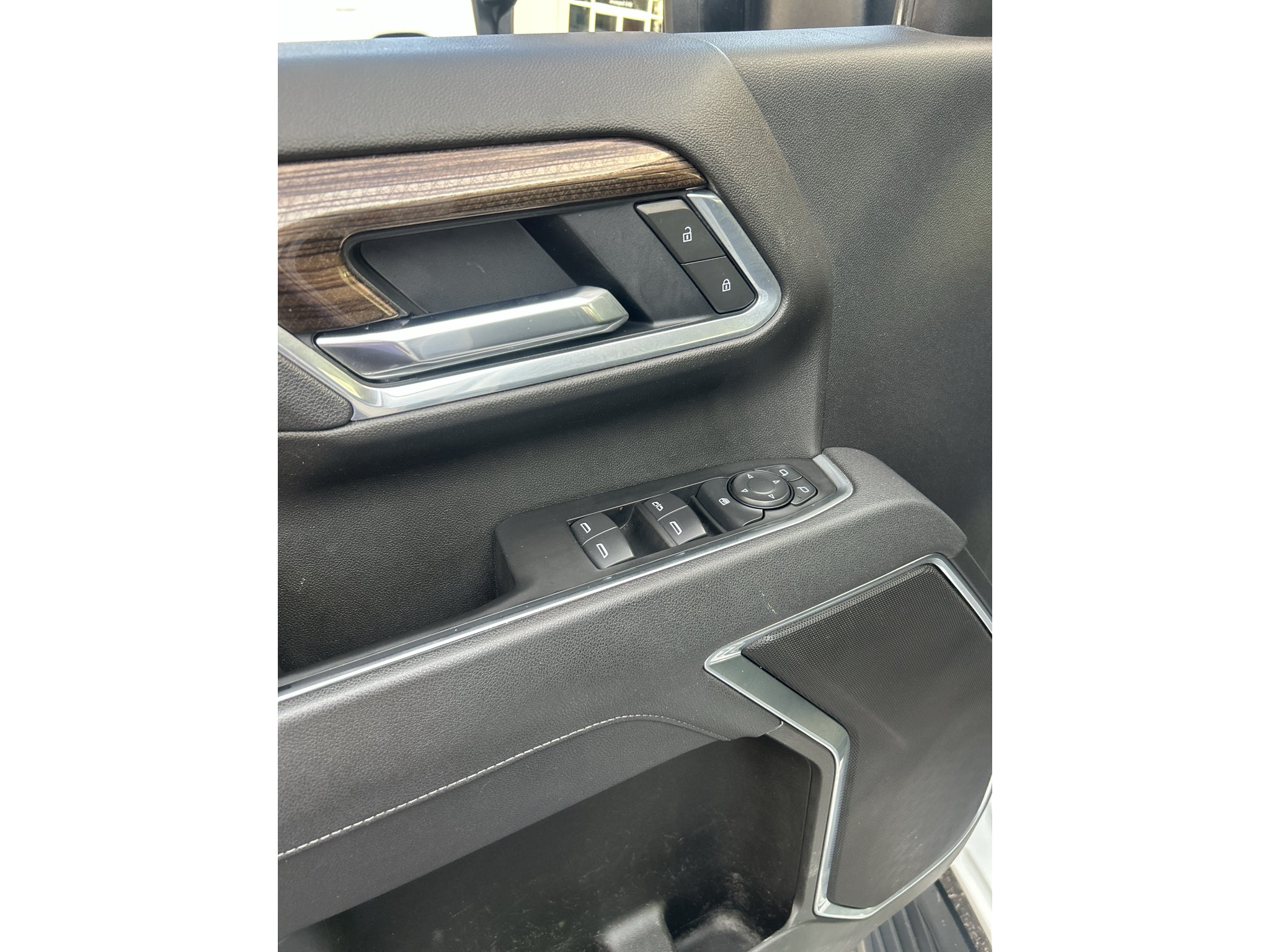 2025 Chevrolet Silverado LT