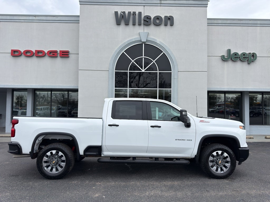 2025 Chevrolet Silverado Custom