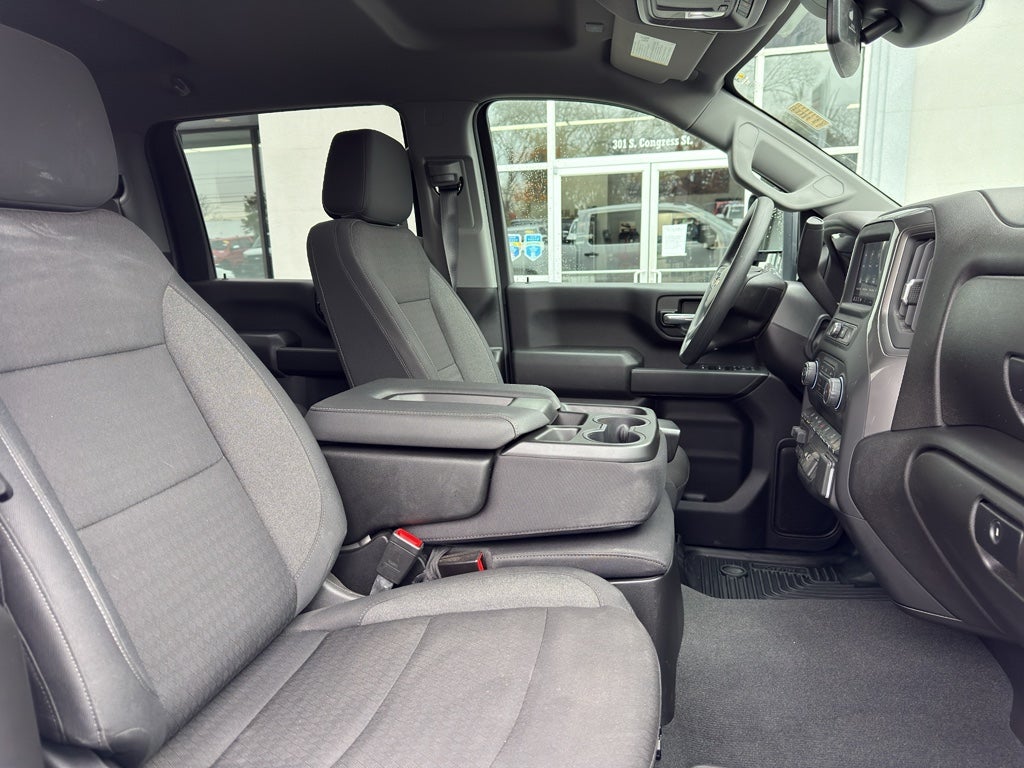 2025 Chevrolet Silverado Custom