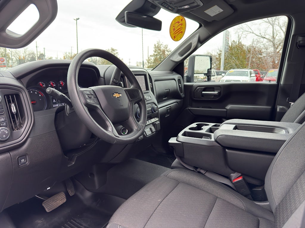 2025 Chevrolet Silverado Custom