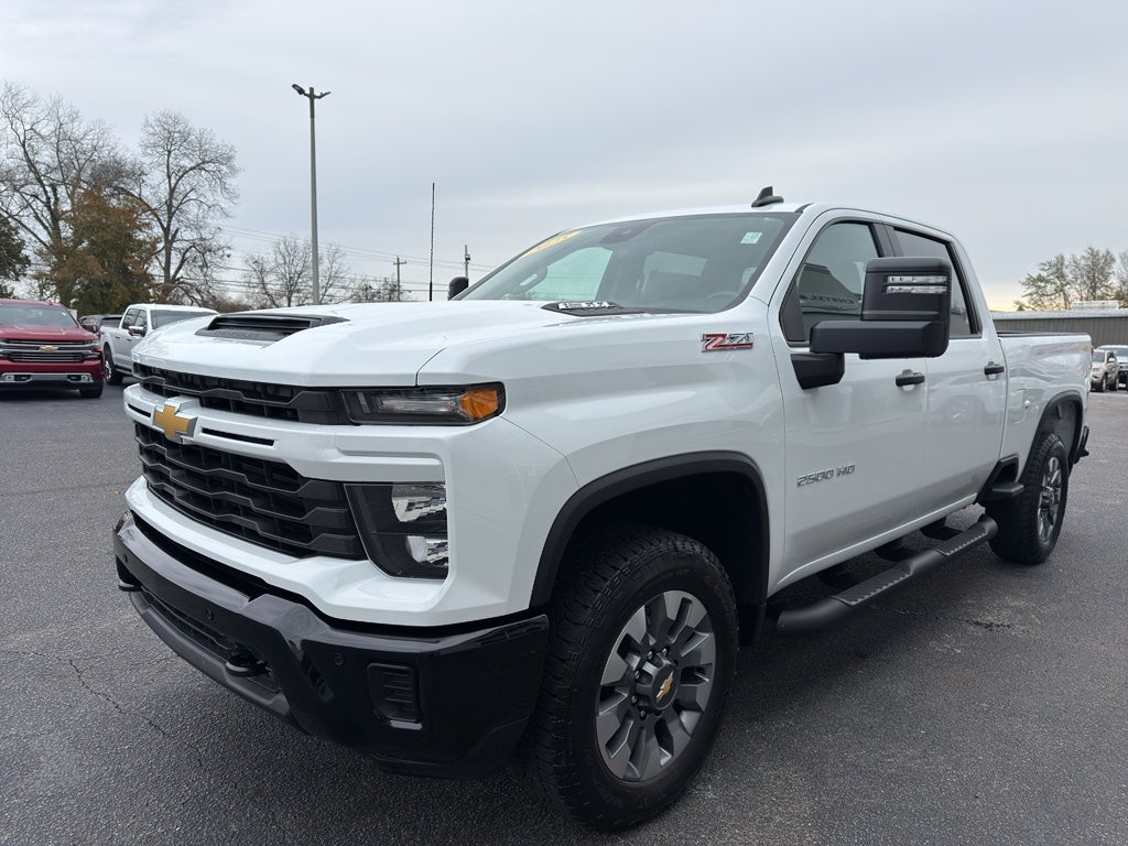 2025 Chevrolet Silverado Custom