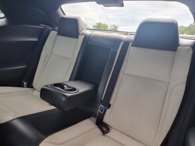 2016 Dodge Challenger SXT Plus