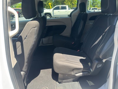 2024 Chrysler Voyager LX