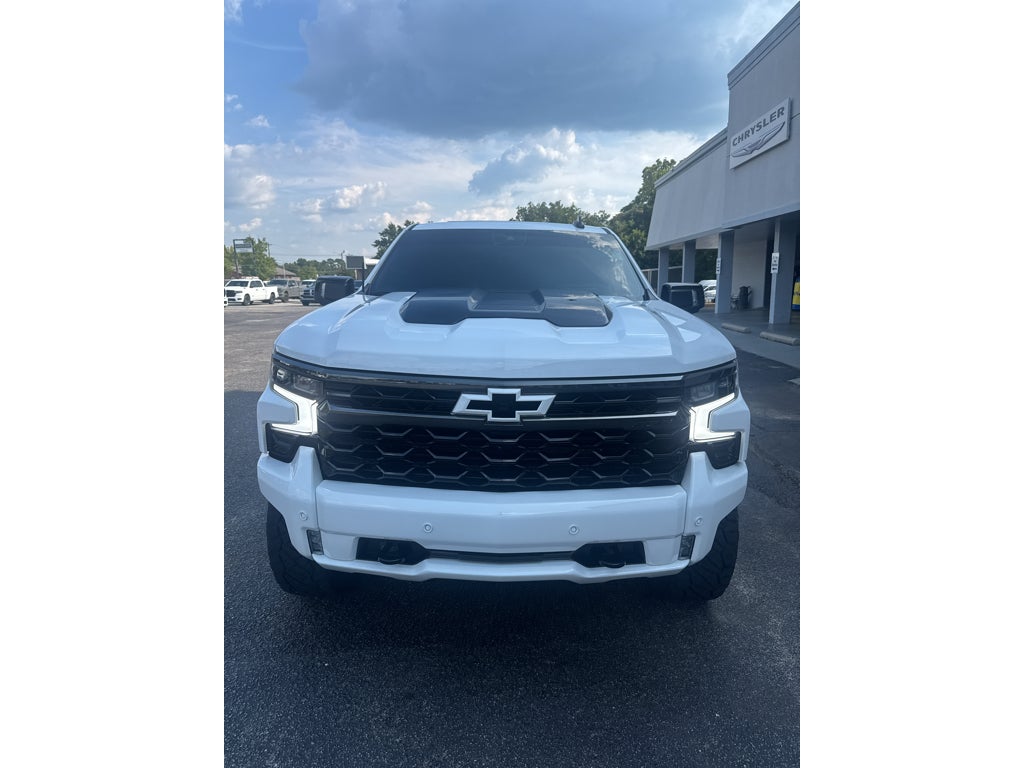 2025 Chevrolet Silverado ZR2