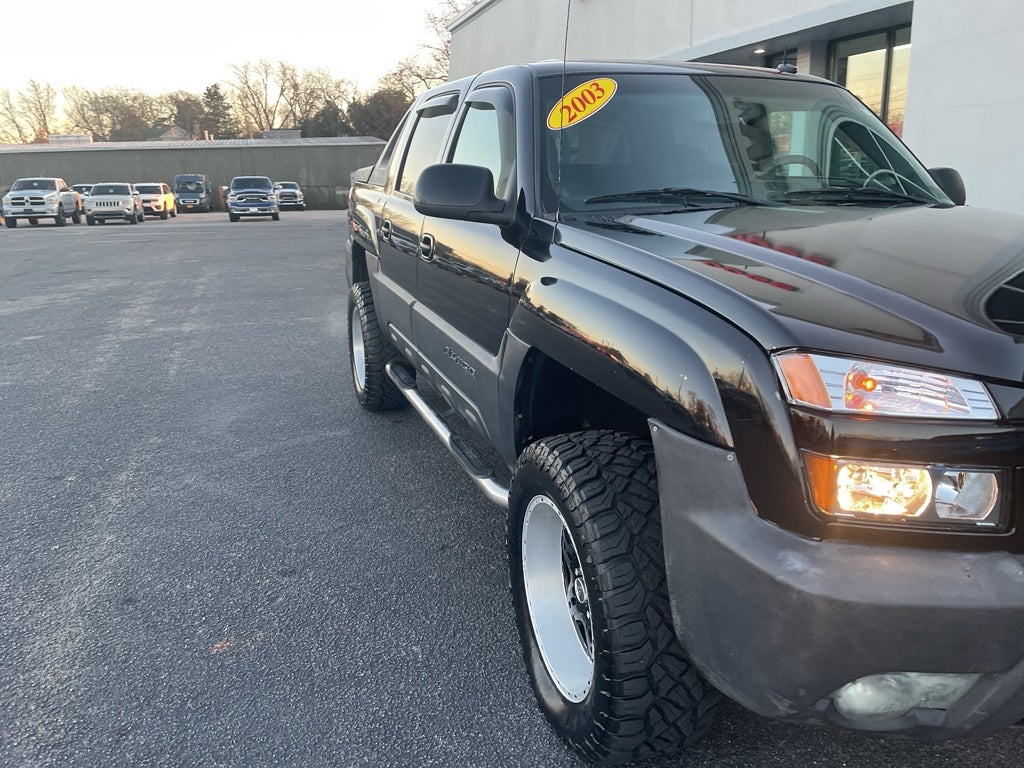 2003 Chevrolet Avalanche Base
