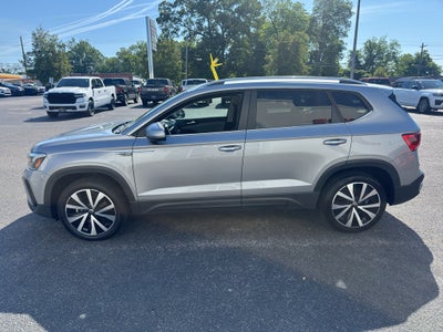 2024 Volkswagen Taos SE
