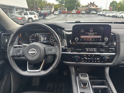 2024 Nissan Pathfinder SV