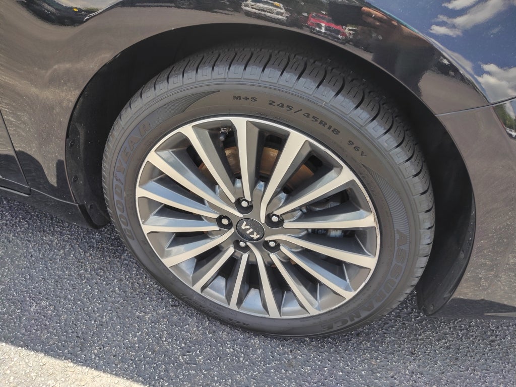 2017 Kia Cadenza Premium